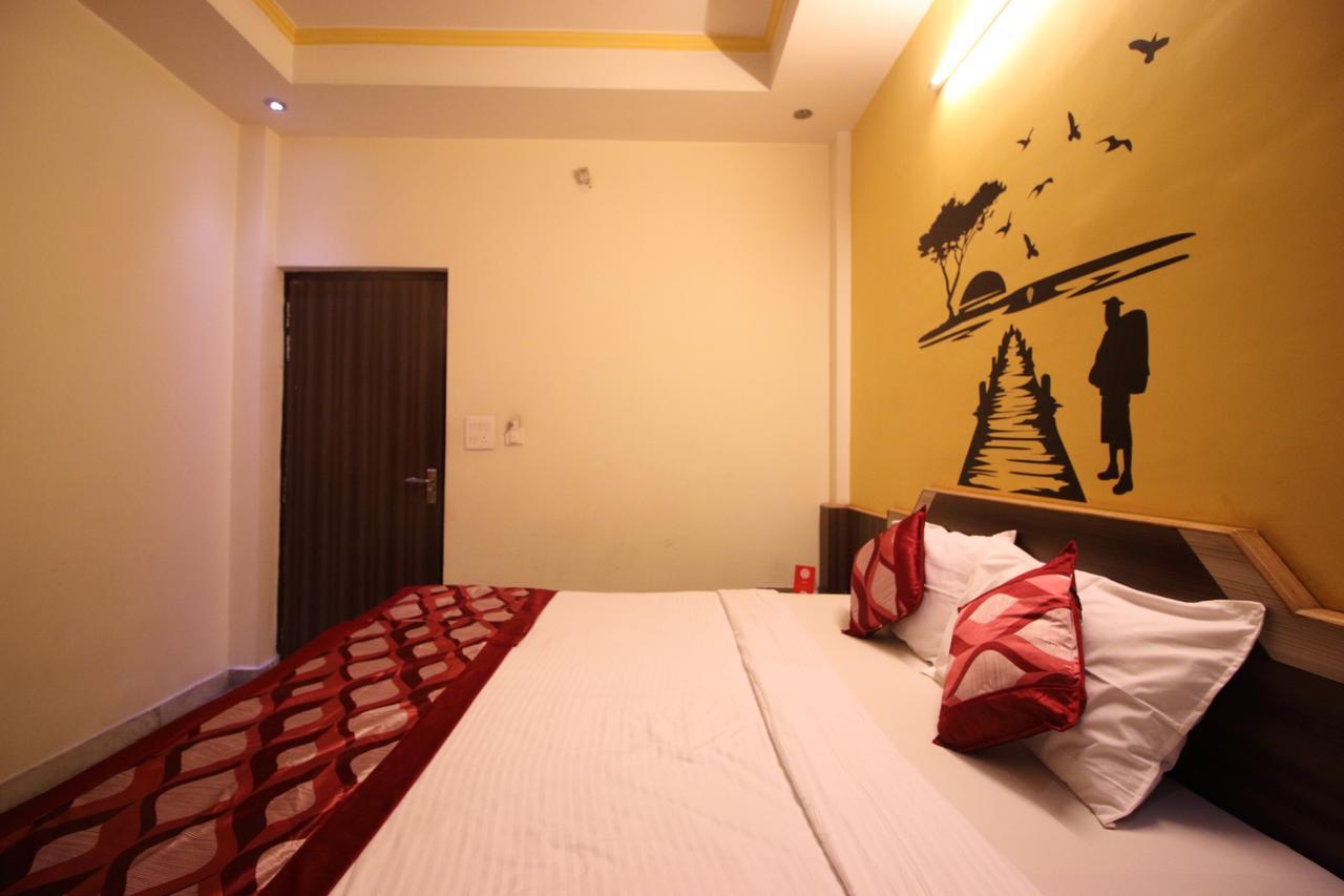 Oyo 2756 Hotel Virasat Gwalior Bagian luar foto